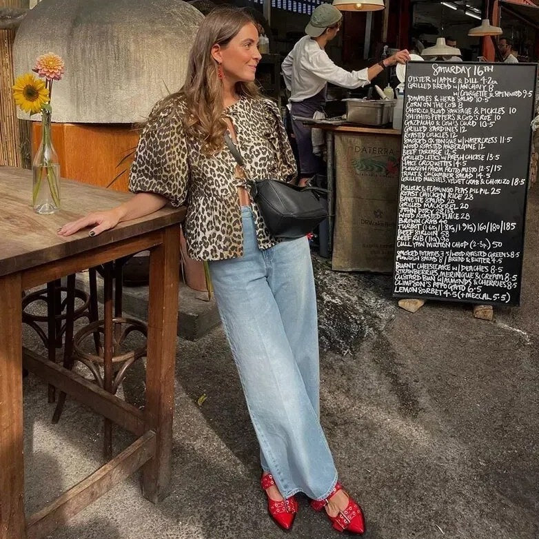 Bijou - Stylish Women's Blouse with Chic Leopard Print