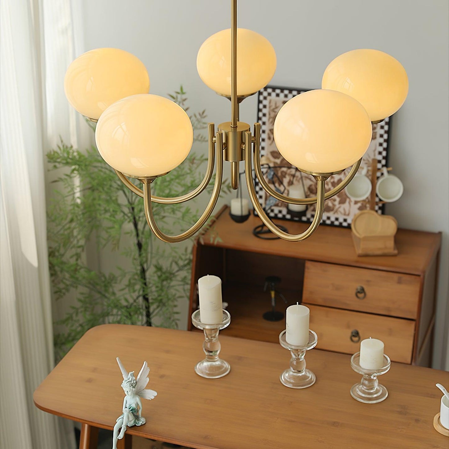 Mysten - AuroraGlow Marshmallow Chandelier Pink Glass Globes
