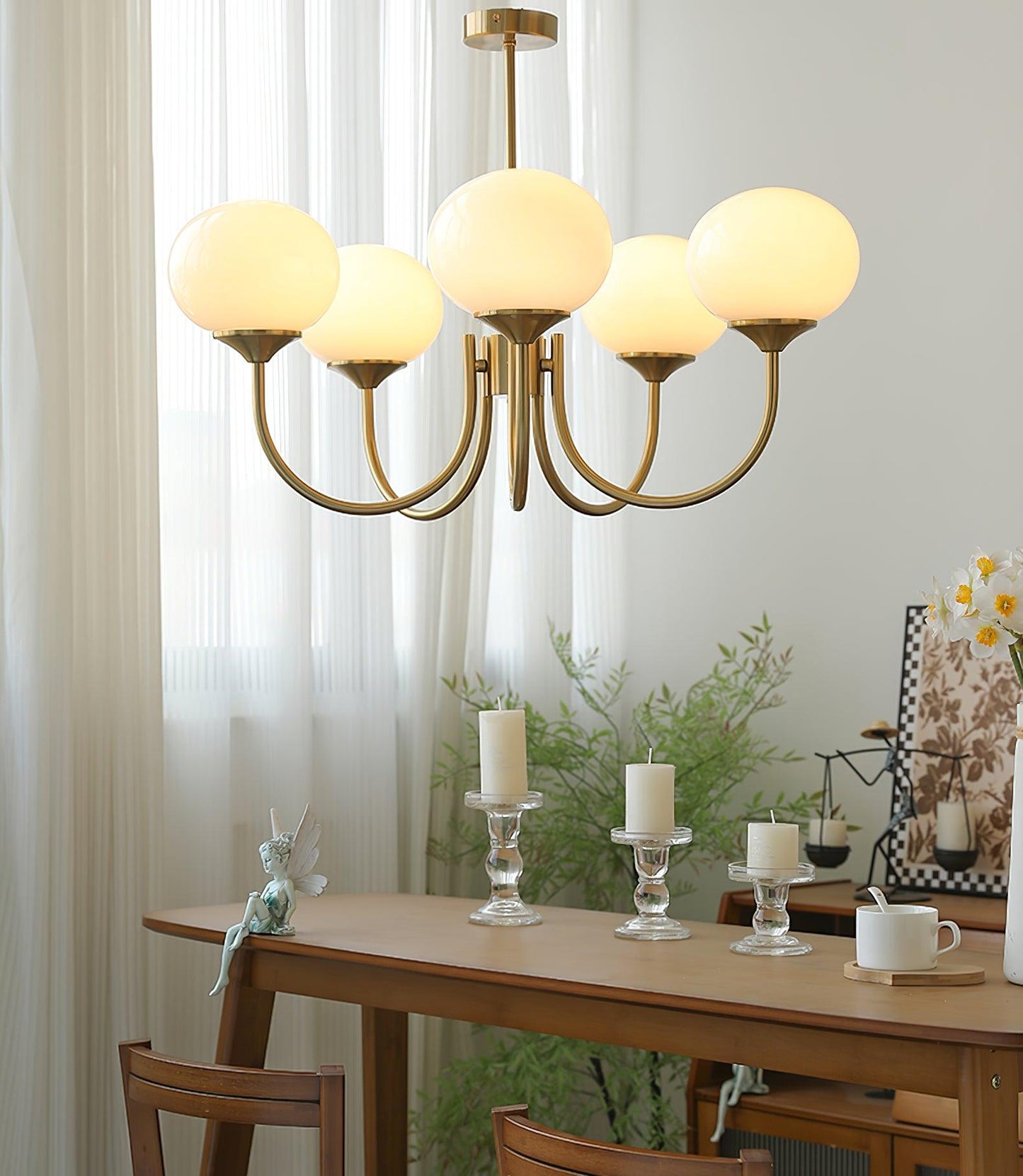 Mysten - AuroraGlow Marshmallow Chandelier Pink Glass Globes