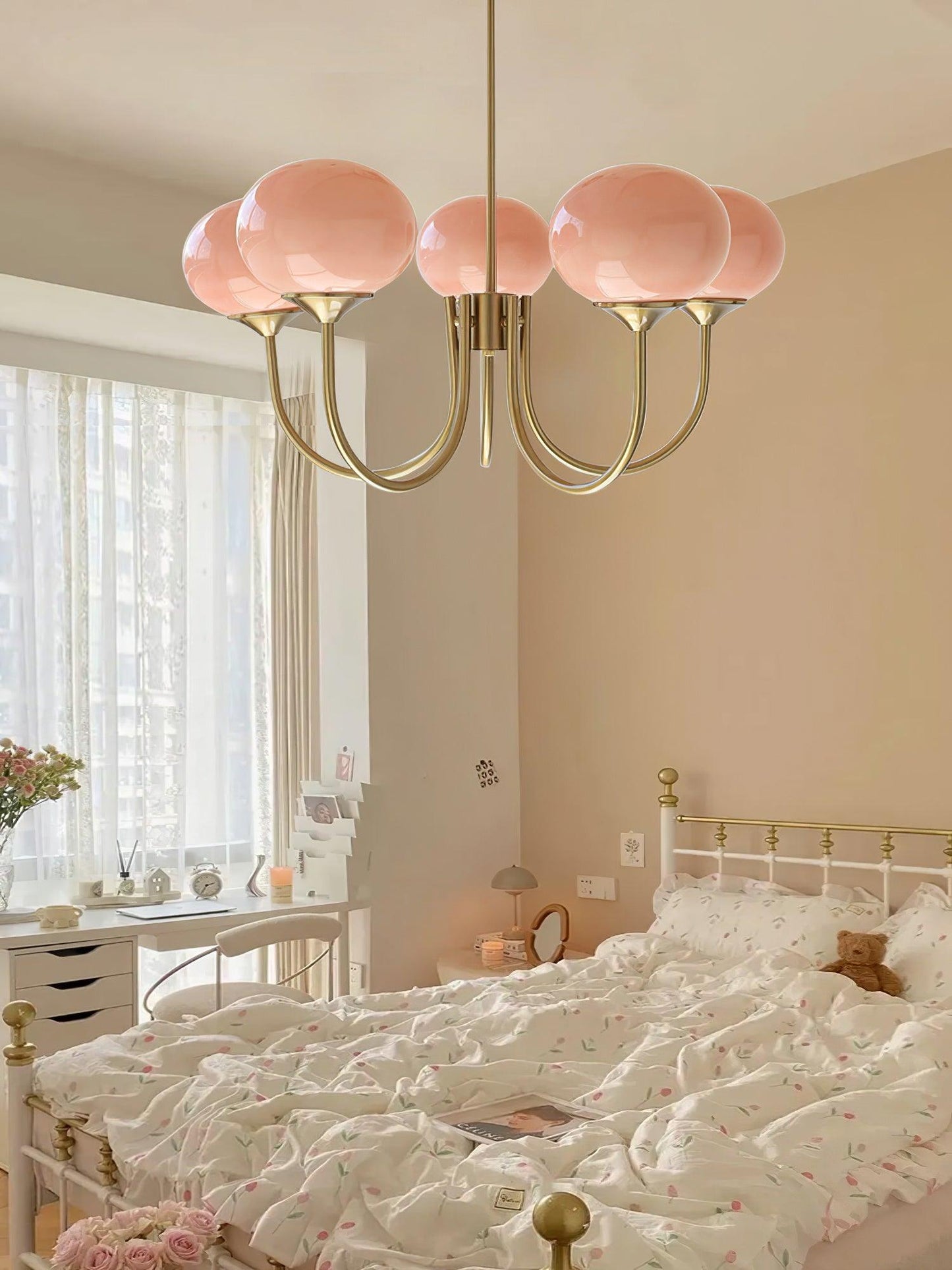 Mysten - AuroraGlow Marshmallow Chandelier Pink Glass Globes