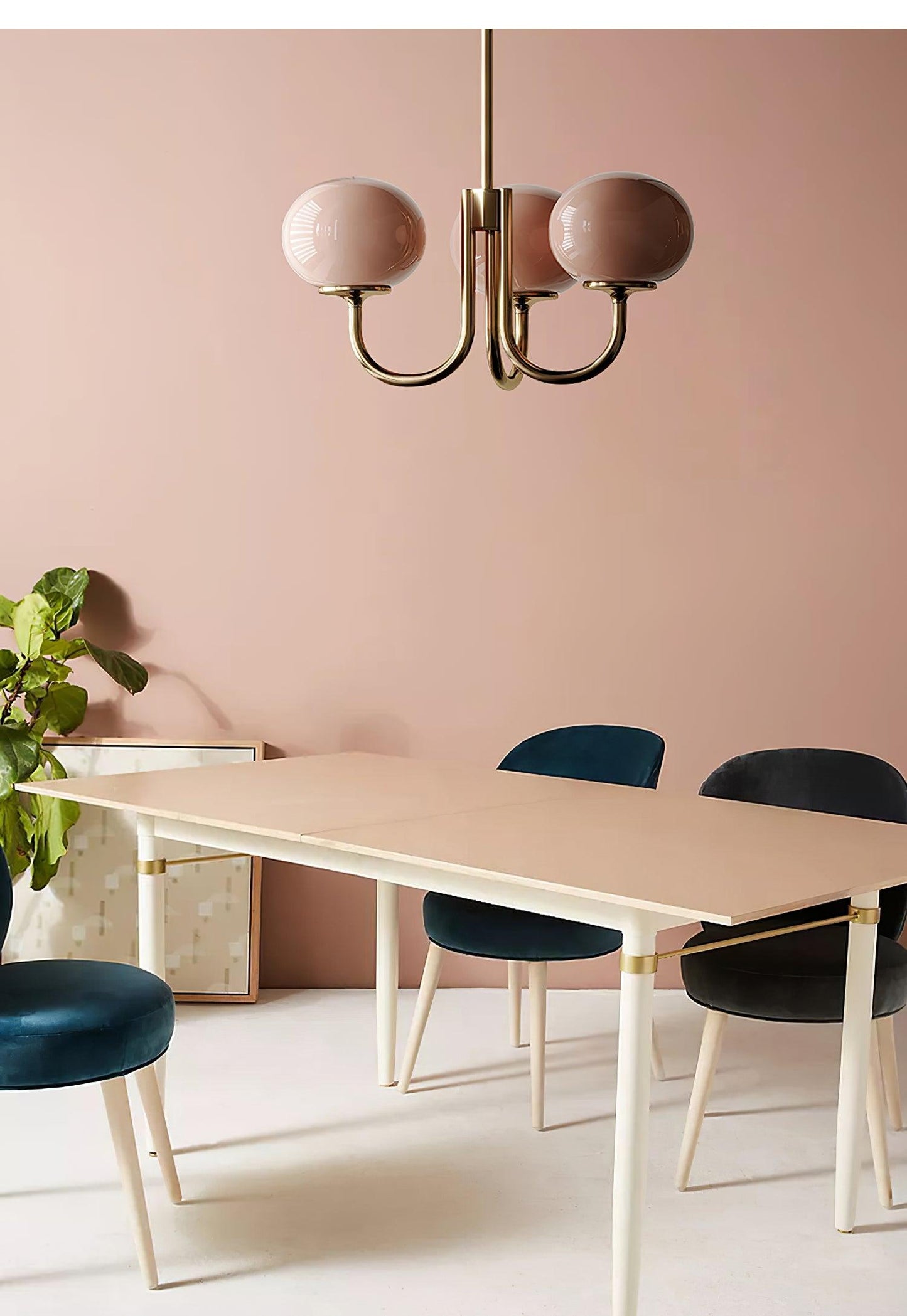 Mysten - AuroraGlow Marshmallow Chandelier Pink Glass Globes