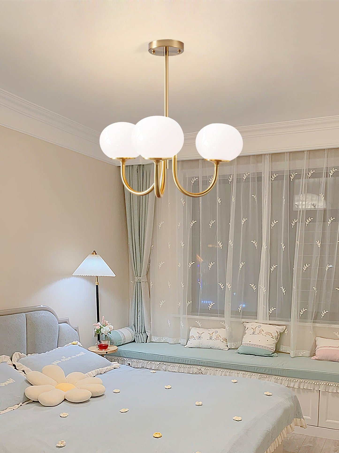 Mysten - AuroraGlow Marshmallow Chandelier Pink Glass Globes