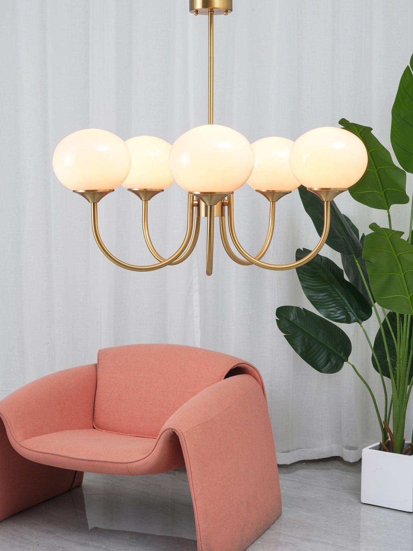Mysten - AuroraGlow Marshmallow Chandelier Pink Glass Globes