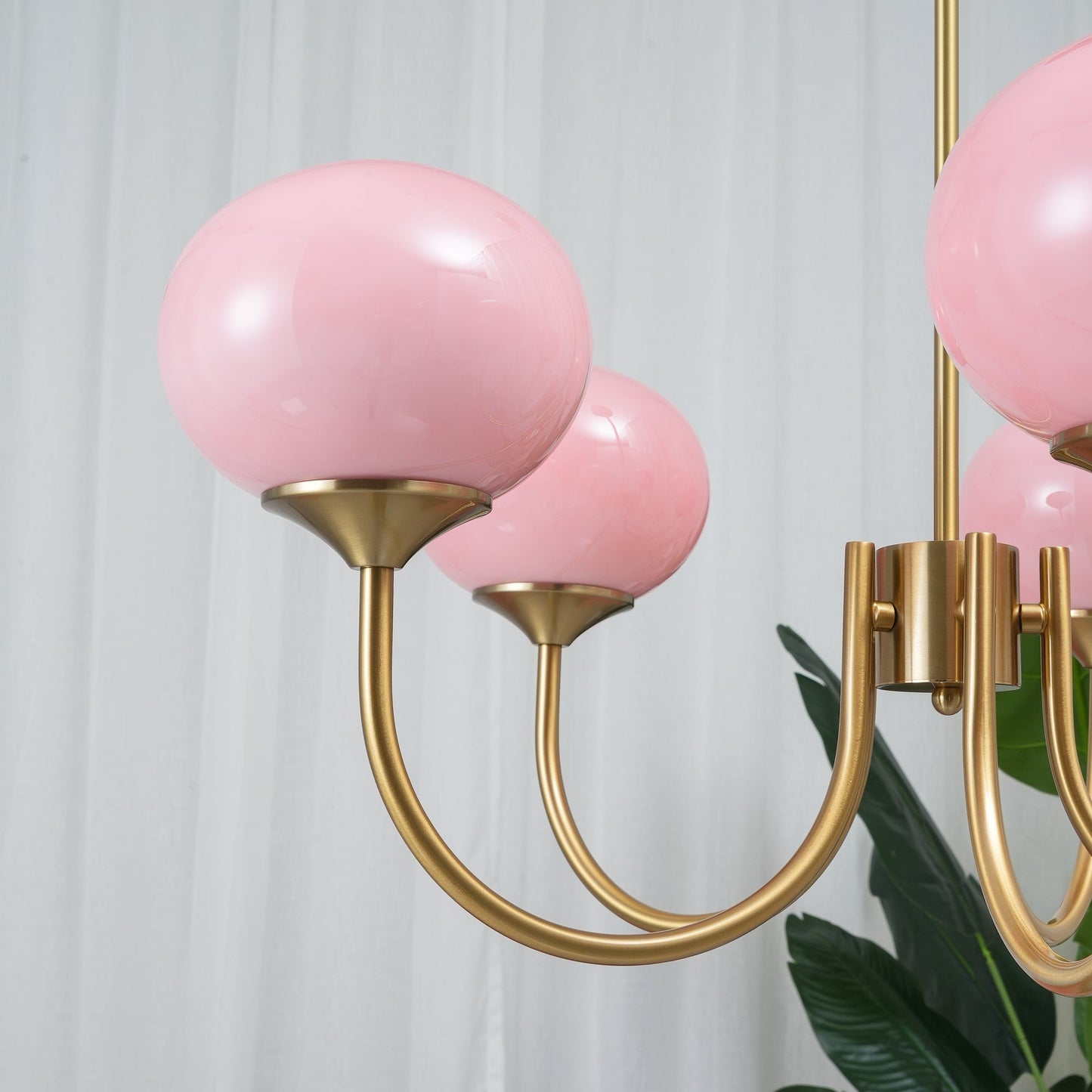 Mysten - AuroraGlow Marshmallow Chandelier Pink Glass Globes