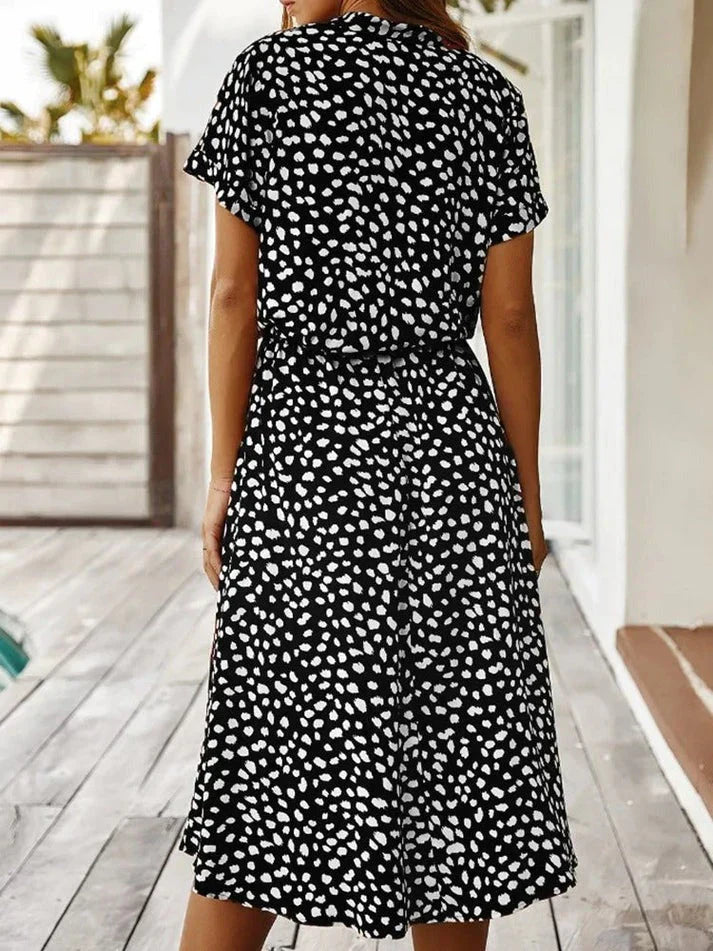 Niamh - Stylish Women's Vintage Dress with A-line Cut and Elegant Sleeves
