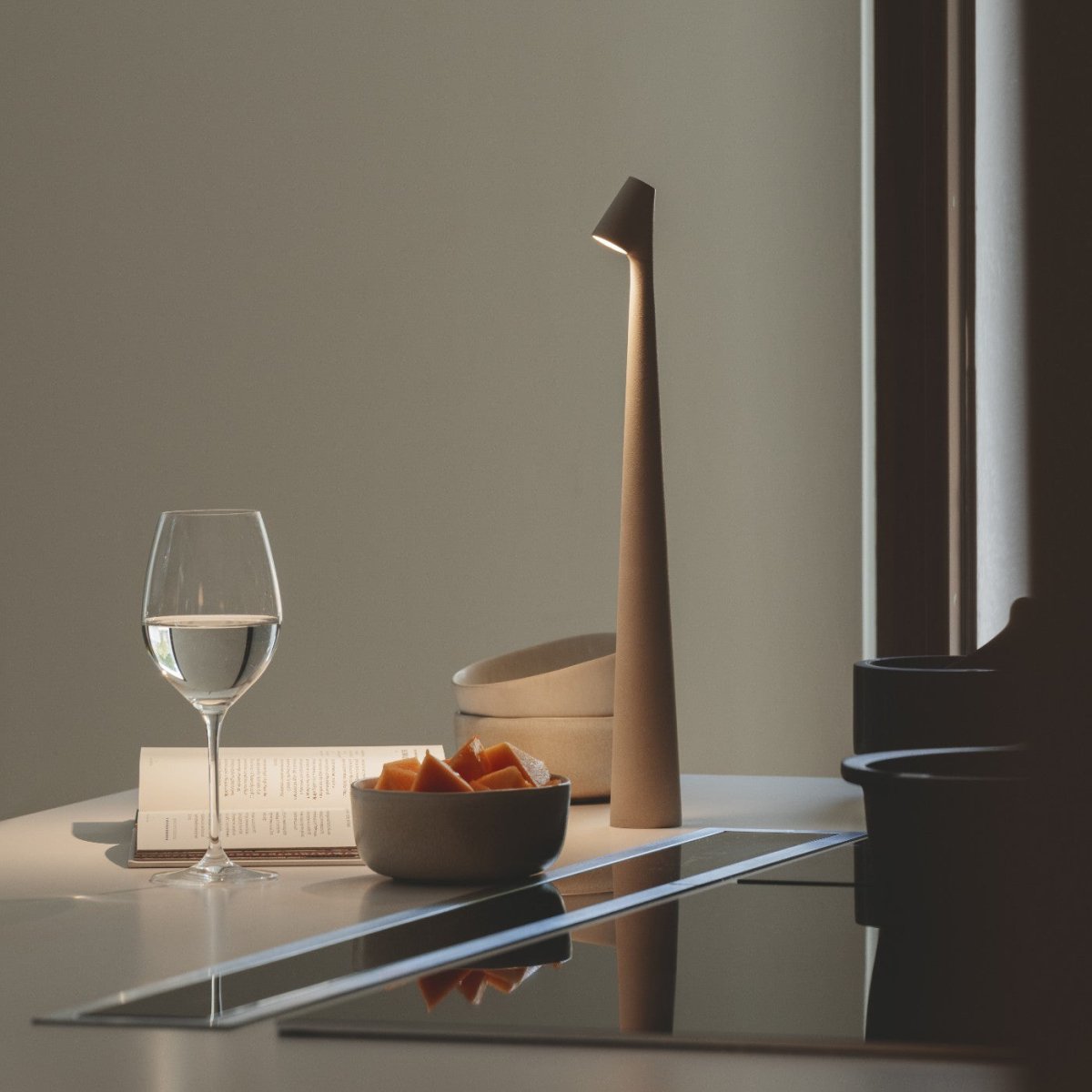 Luxscape - Minimalist Beam Lamp with Stylish Design and Flexibility