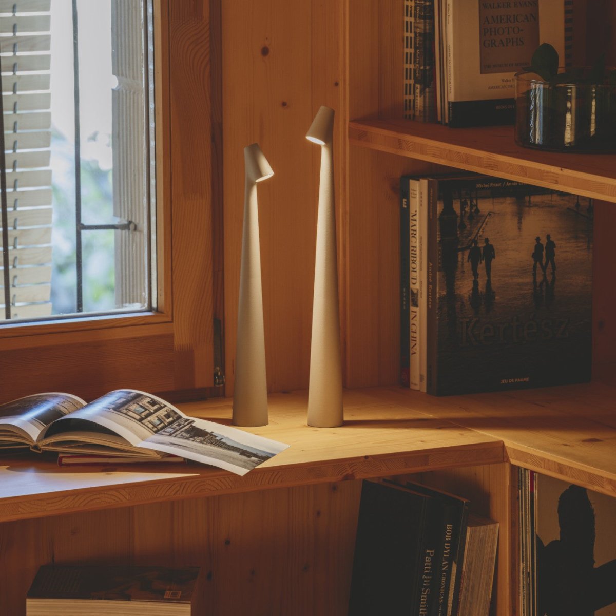Luxscape - Minimalist Beam Lamp with Stylish Design and Flexibility