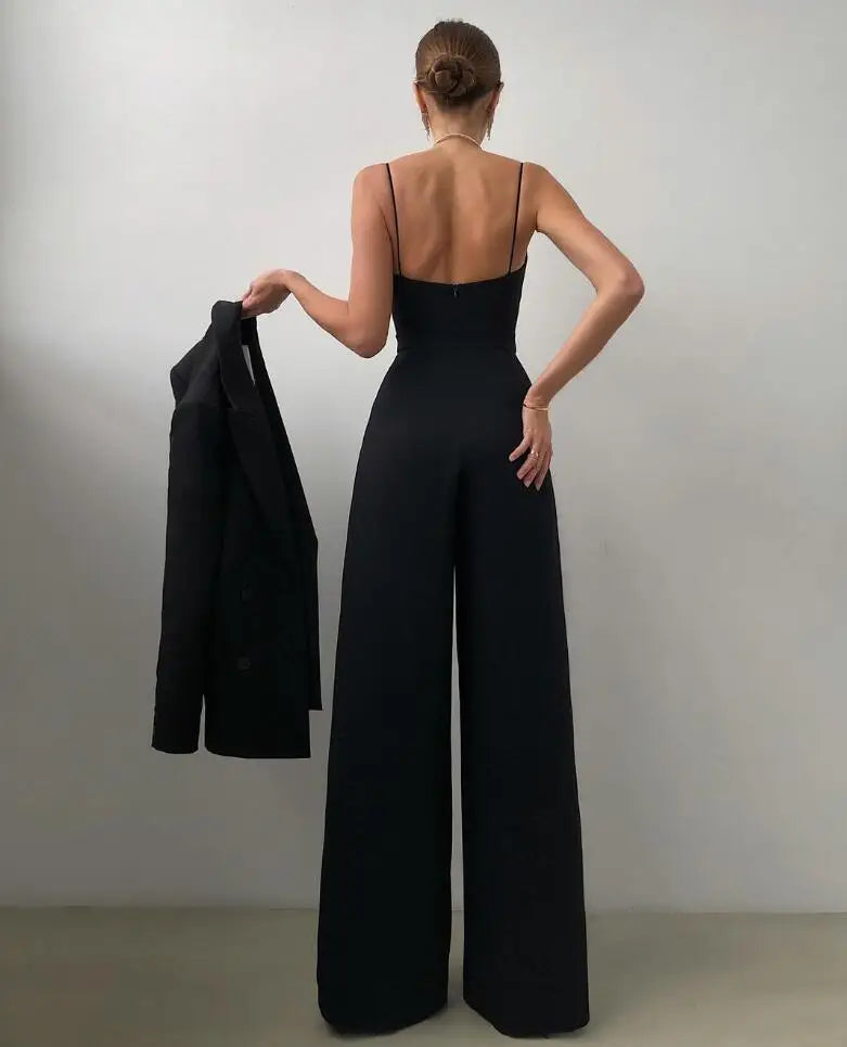 Audrina- Elegant Women's Sleeveless Jumpsuit with Flattering Design