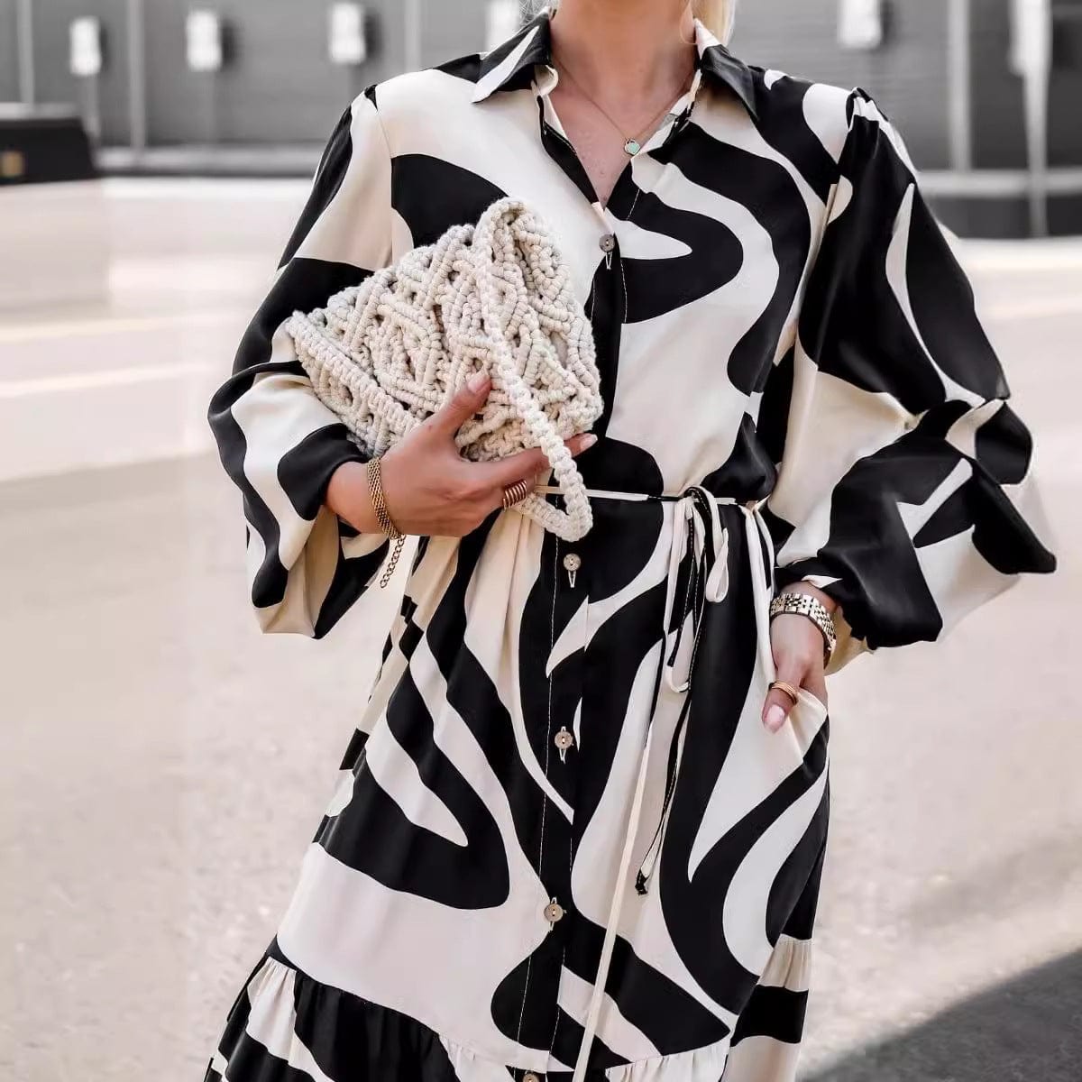 Geneviève - Stylish Women's Maxi Dress with Abstract Pattern and Belted Waist