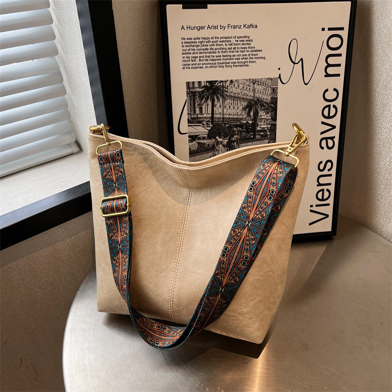 Lovey - Stylish and Comfortable Ladies Leather Bag with Unique Strap