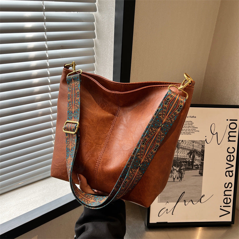 Lovey - Stylish and Comfortable Ladies Leather Bag with Unique Strap