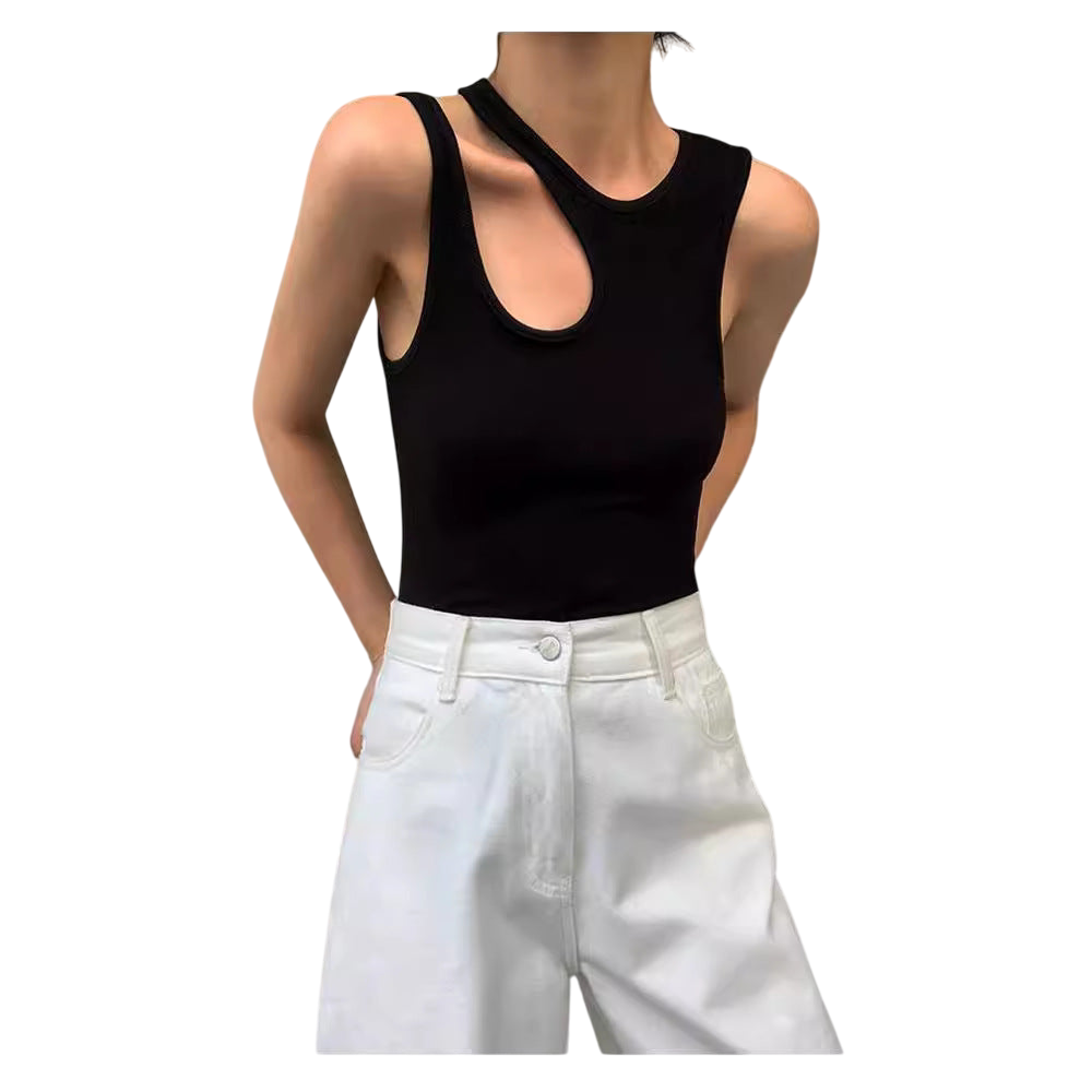 Samantha - Stylish Women's Top with Asymmetric Cut and Modern Design