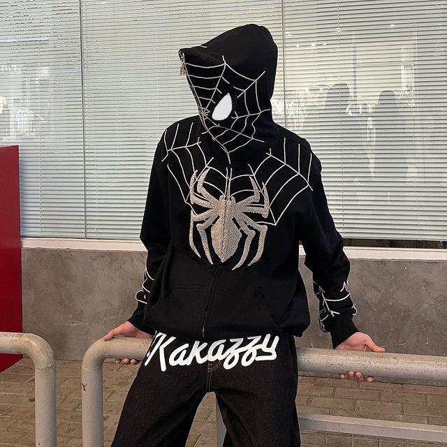 Isaiah - Stylish Spider-Man Hoodie with Practical Pockets for Comfort