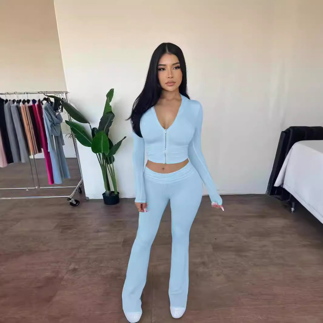 Carla - Casual Women's Tracksuit with Stylish Zip-Hoodie and Flared Pants