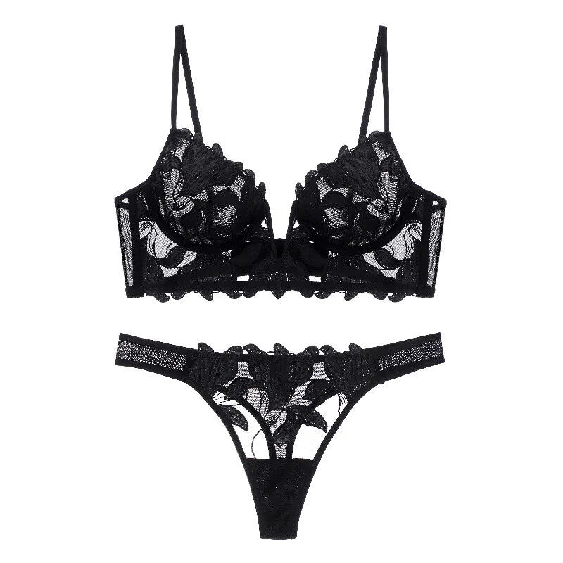 Holliday - Luxurious Women's Lingerie Set with Elegant Details