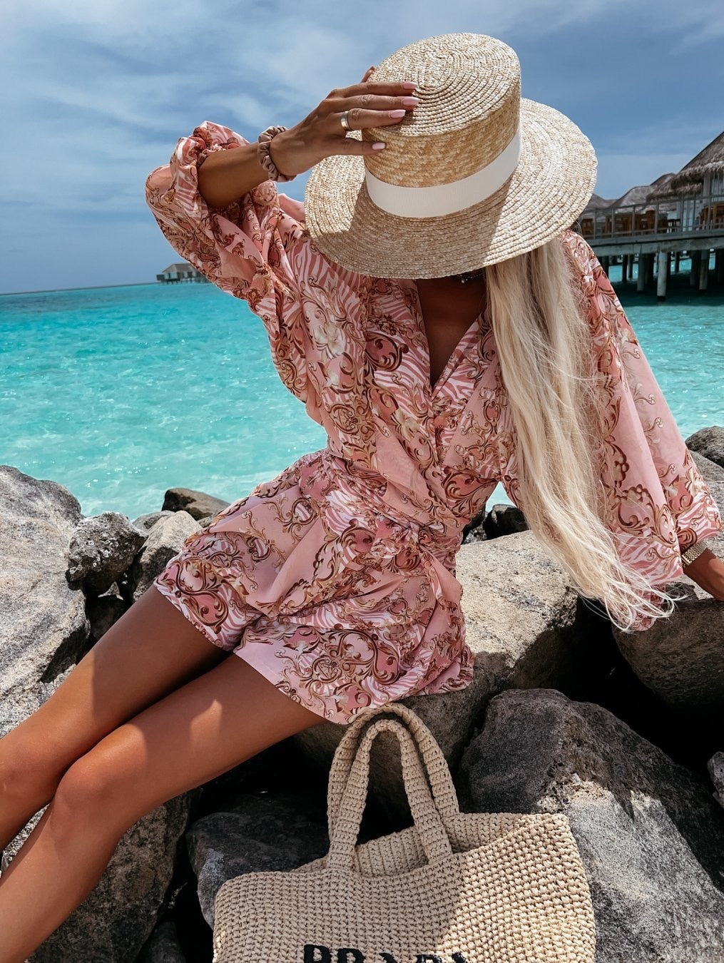 Alayna - Stylish Women's Beach Play Dress with Deep V-neck and Lantern Sleeves