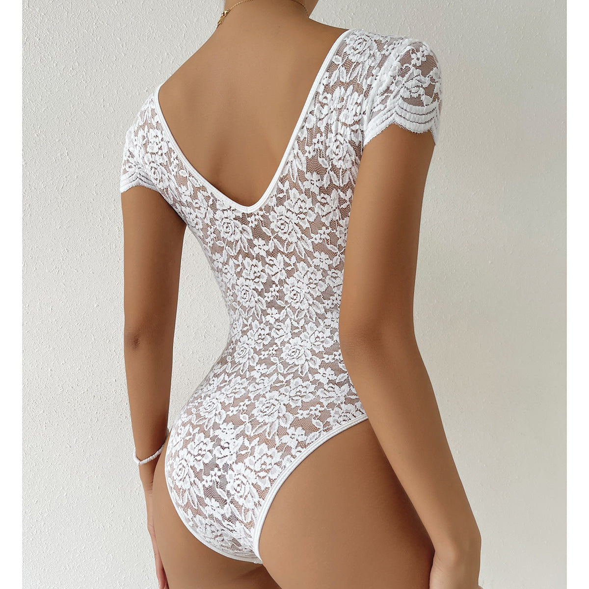 Maryellen - Elegant Bodysuit with Lace Sleeves and V-neck
