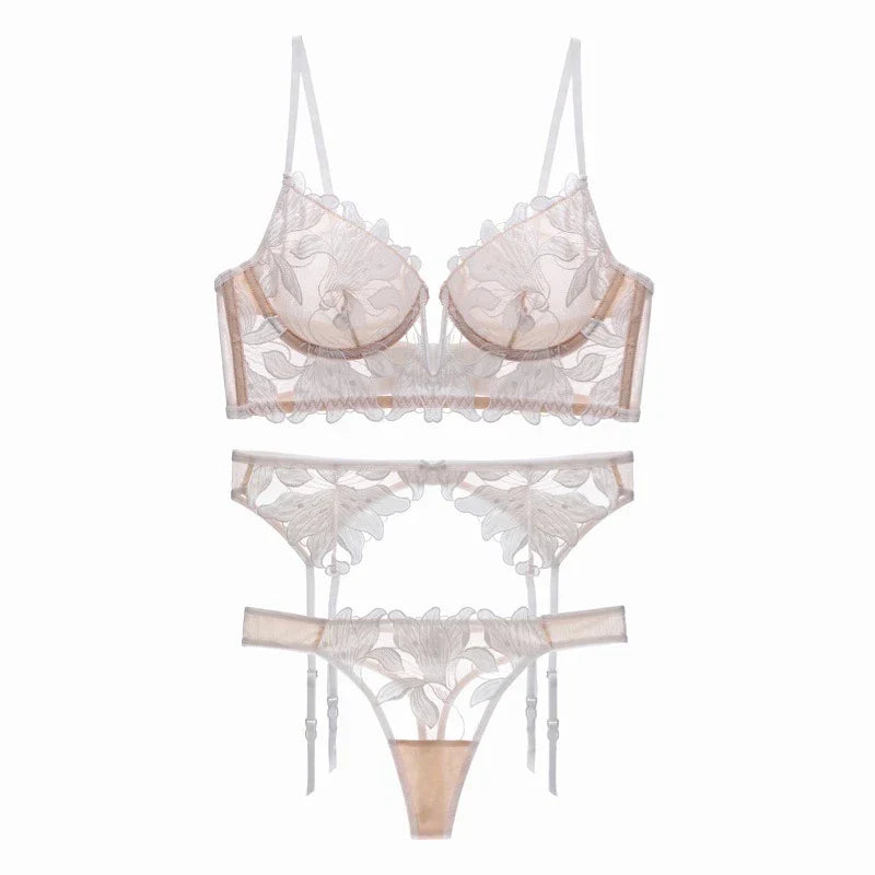 Holliday - Luxurious Women's Lingerie Set with Elegant Details