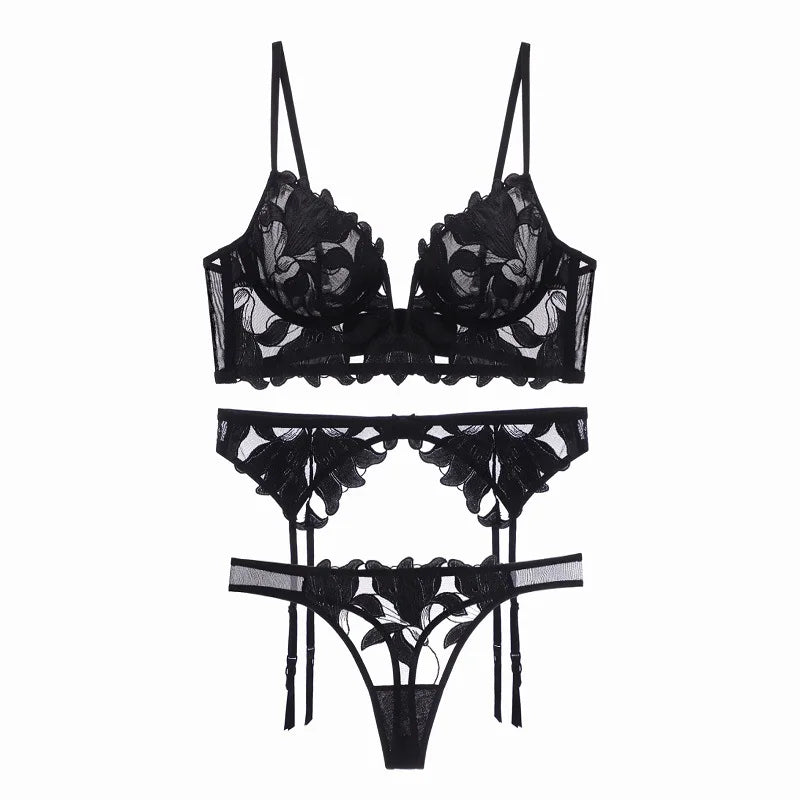 Holliday - Luxurious Women's Lingerie Set with Elegant Details