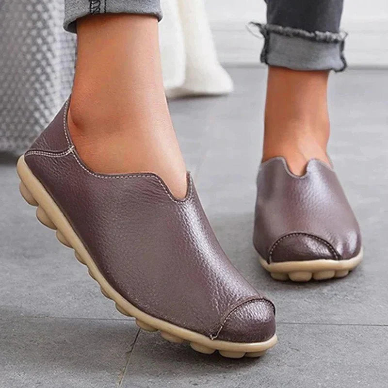 Daphne - Stylish Leather Slippers with Comfortable Fit and Non-Slip Sole