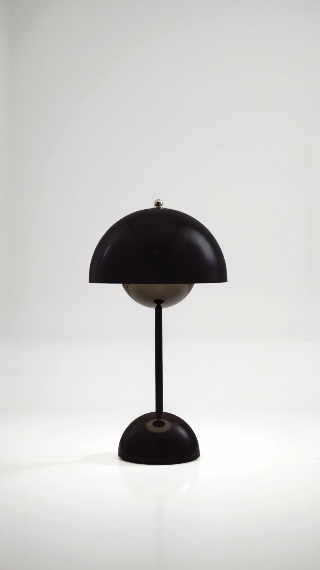 Vera - Modern Wireless Table Lamp for Stylish Home Lighting