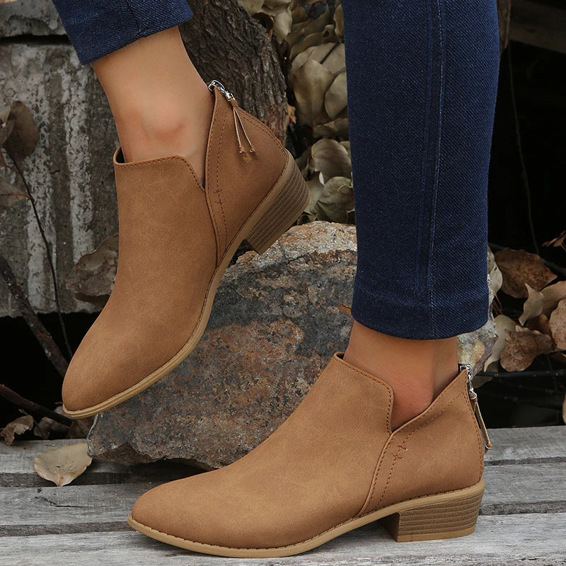 Clarimond - Fashionable Suede Ankle Boots with Timeless Elegance