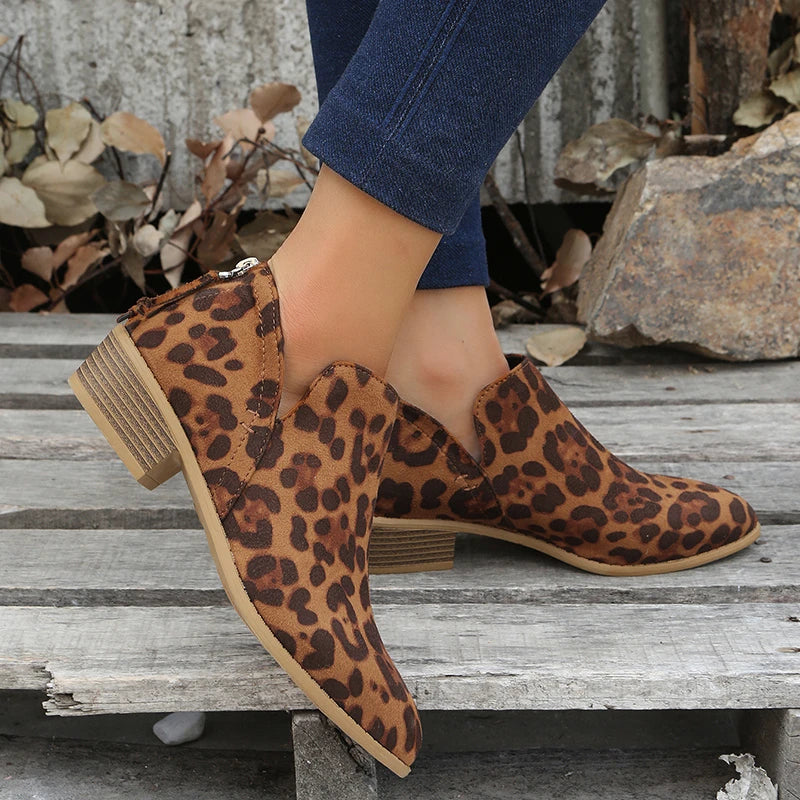Clarimond - Fashionable Suede Ankle Boots with Timeless Elegance