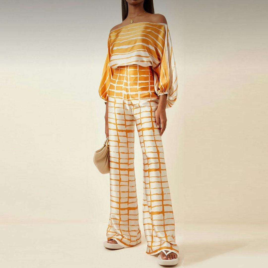 Camber - Elegant Women's Wide-Leg Pantsuit with 3D Effect Pattern