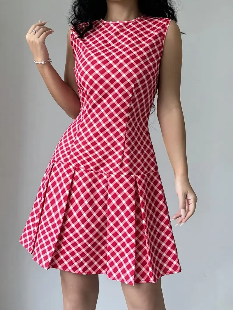 Carmen - Stylish Sleeveless Dress with Pleats and Checked Pattern
