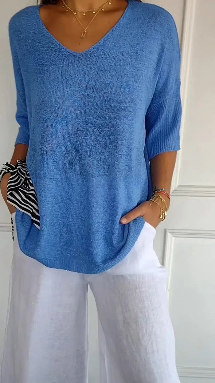 Chiara - Comfortable Women's Knitted Top with V-neck and Relaxed Fit