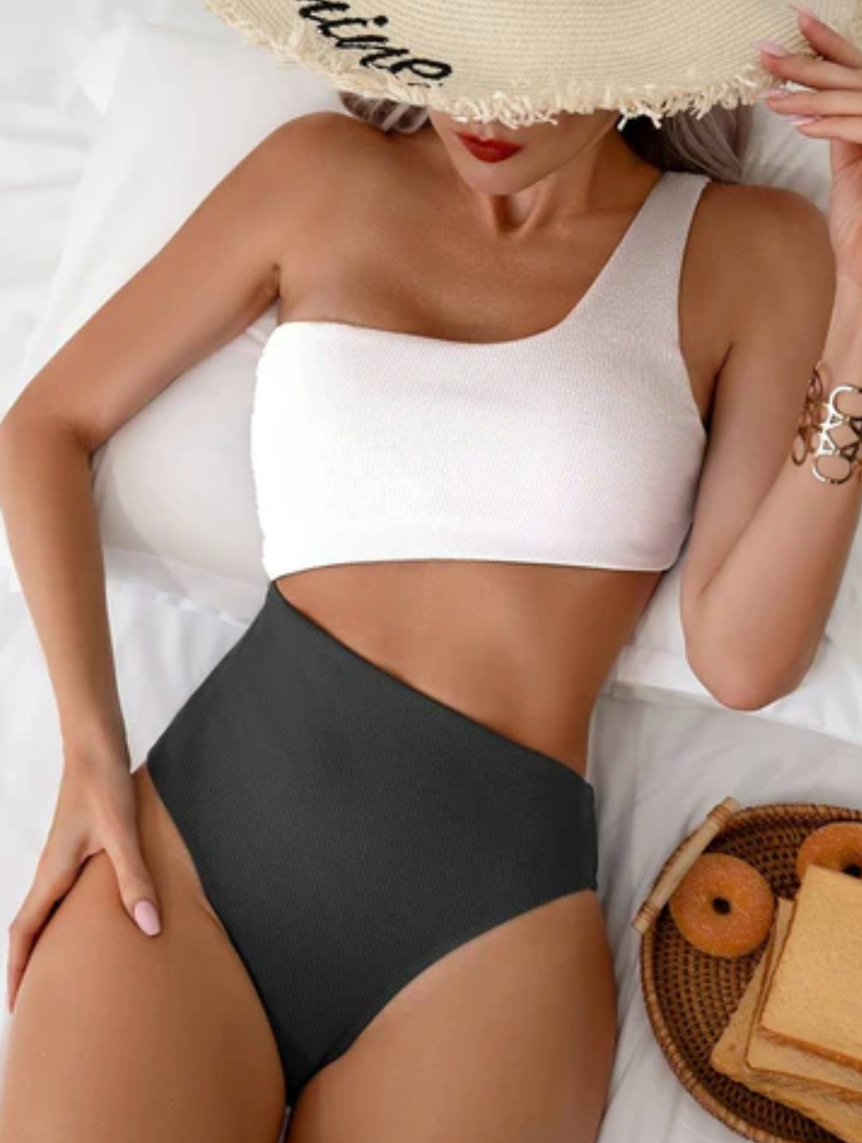 Rosalind - Stylish and Sexy One-Shoulder Bikini Set in Ribbed Fabric