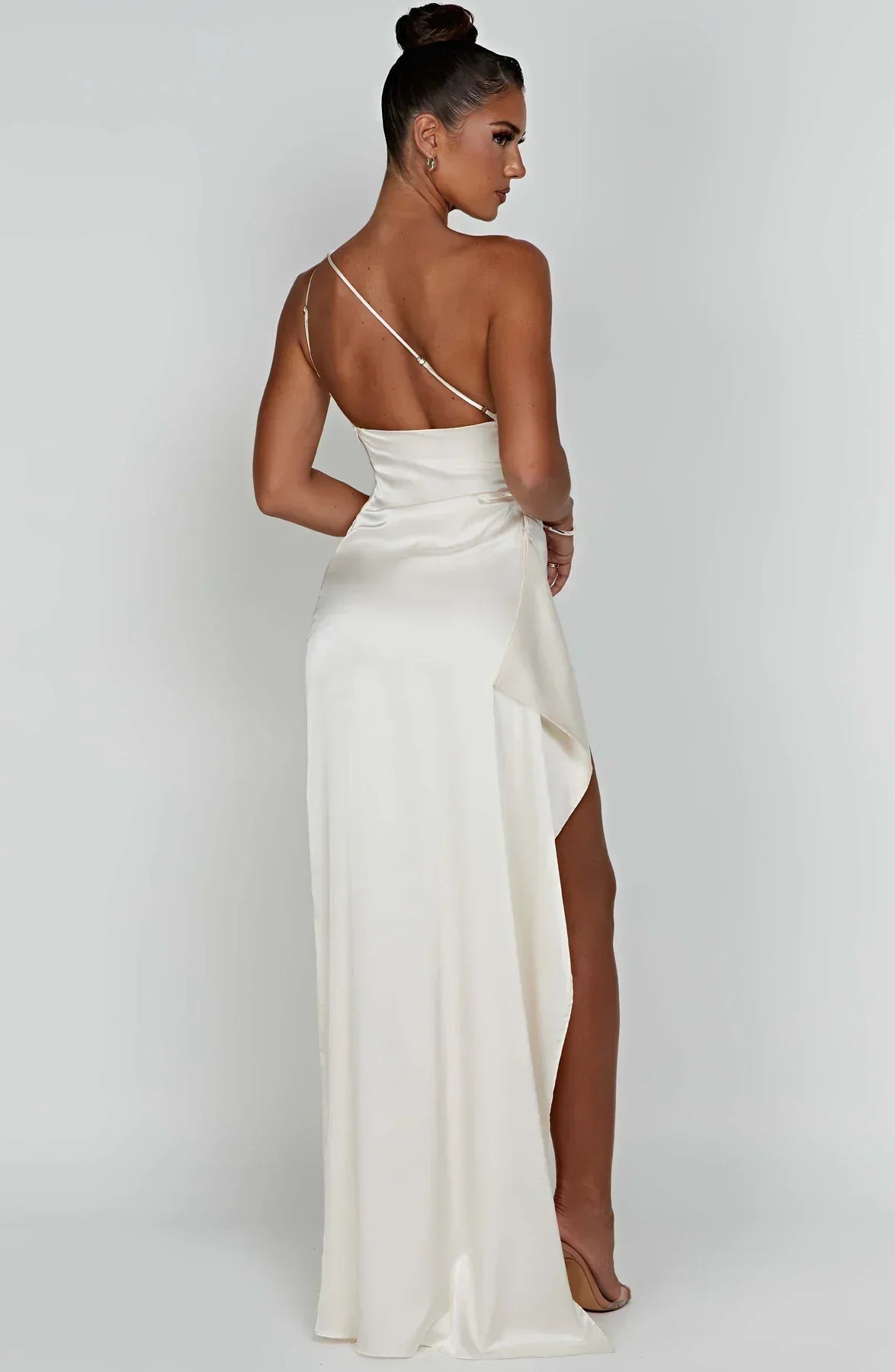 Olivianne - Elegant Pleated Satin Slit Dress with One-Shoulder Design