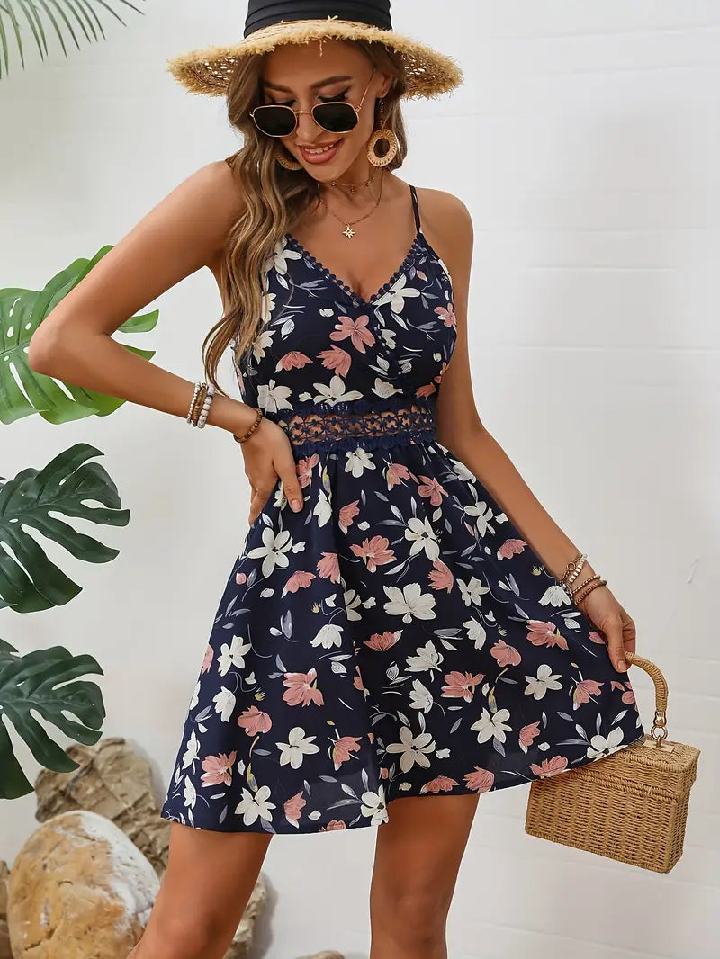 Regina - Chic Women's Dress with Spaghetti Straps and Lace Detail