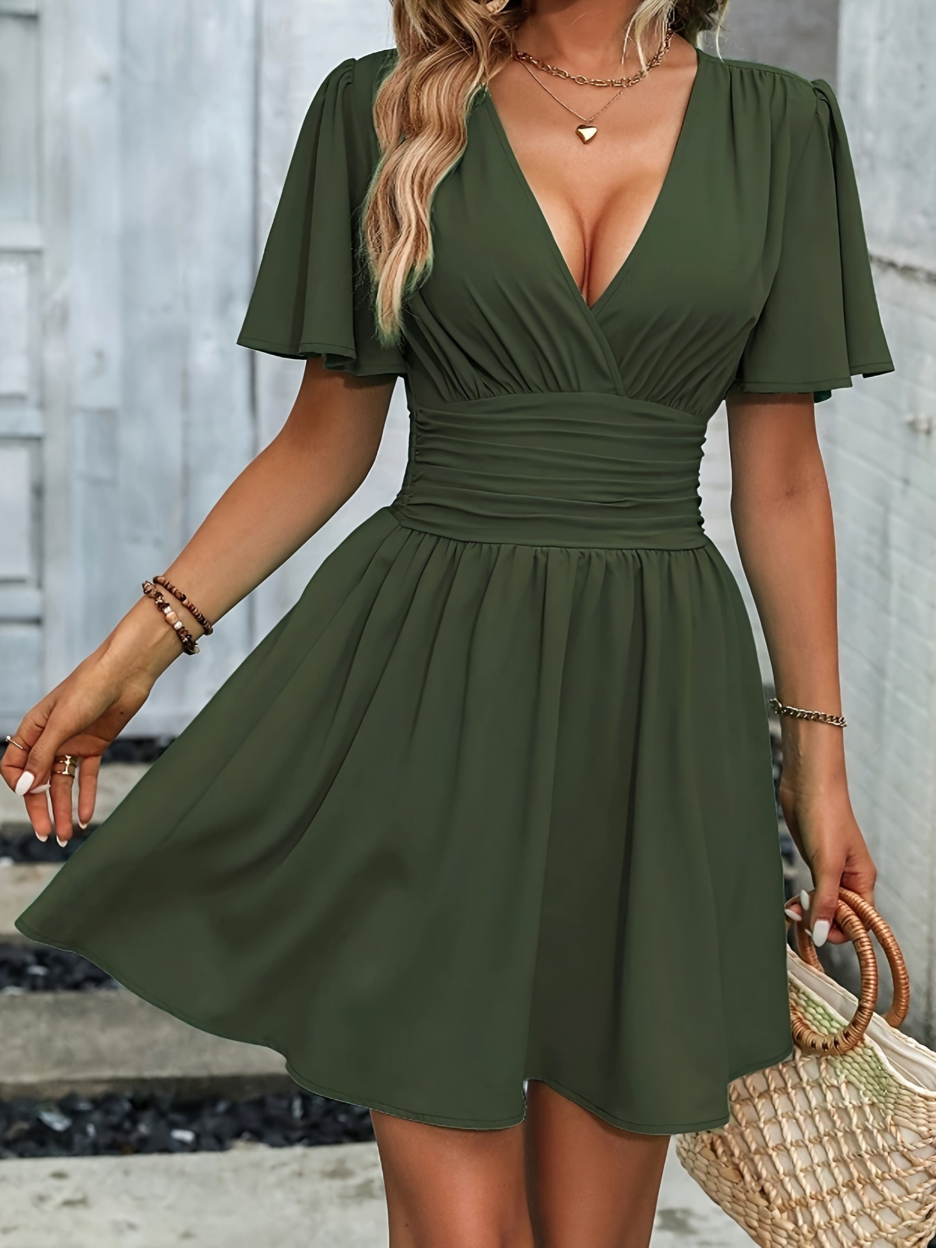 Winslet - Gathered Waist V-neck Dress for Timeless Elegance