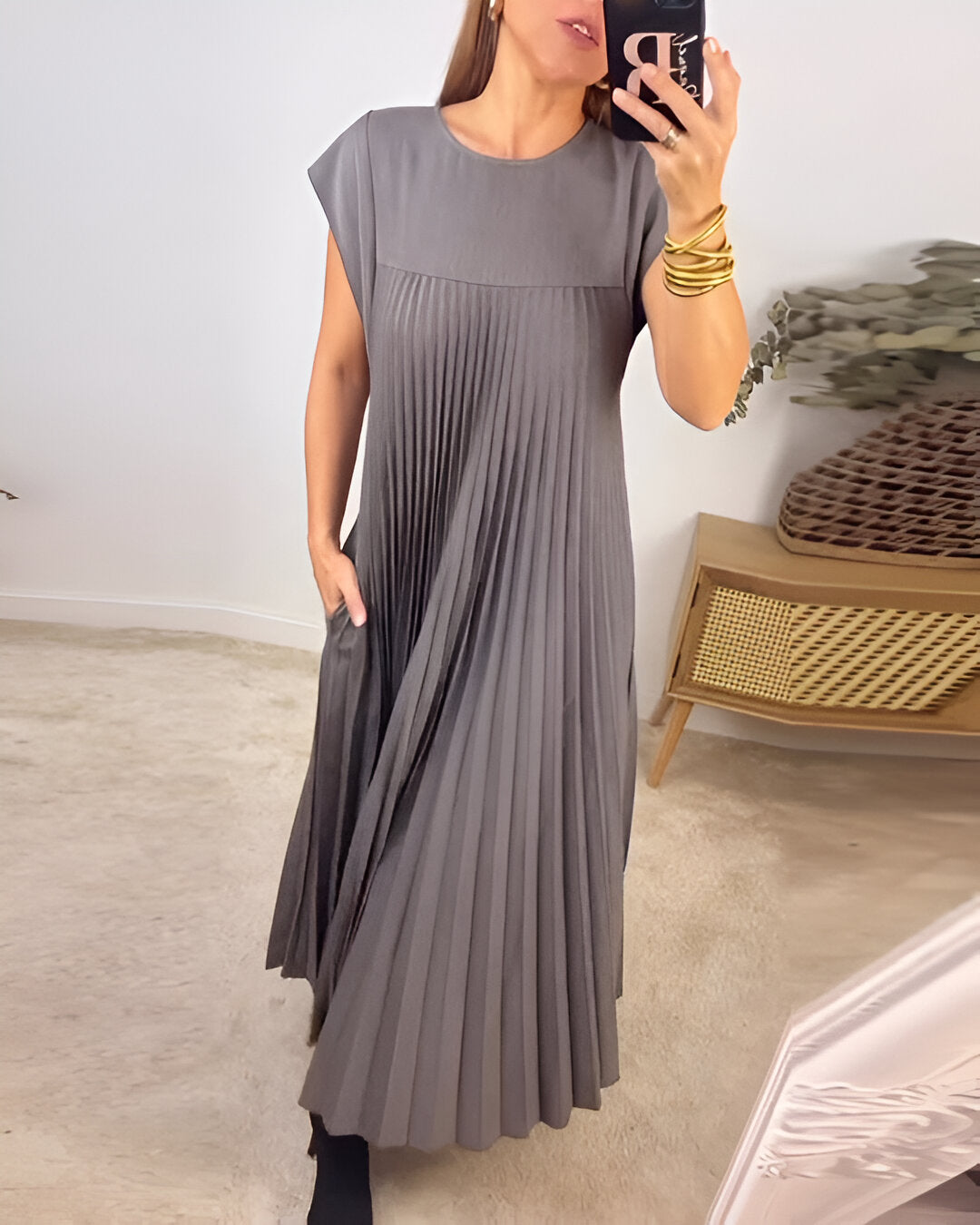Agnes - Elegant Women's Sleeveless Pleated Dress for Effortless Style