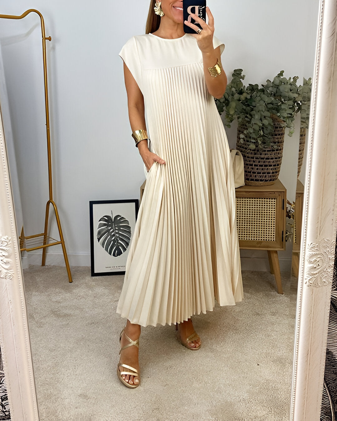 Agnes - Elegant Women's Sleeveless Pleated Dress for Effortless Style