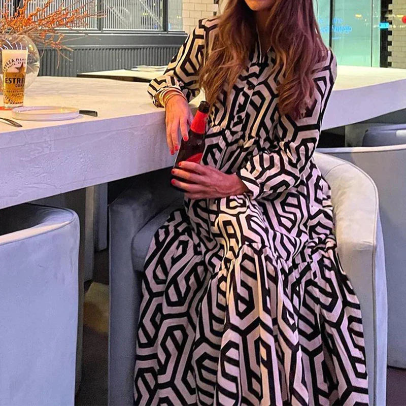 Chloe - Stylish Long-Sleeved Dress with Geometric Pattern