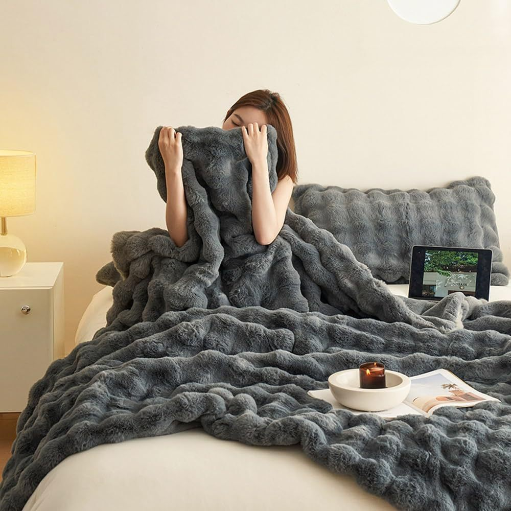 Decovista - Double Sided Faux Rabbit Fleece Blanket For Bedroom Couch