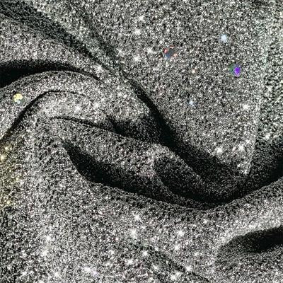 Martha – Stilvolles silbernes Minikleid mit langen Ärmeln und V-Ausschnitt