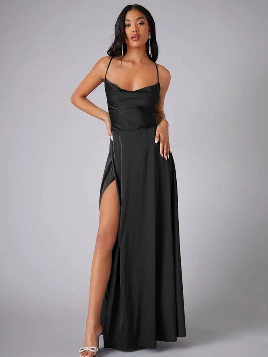 Kelsey – Elegantes Satin-Maxikleid mit Wasserfallausschnitt und Spaghettiträgern