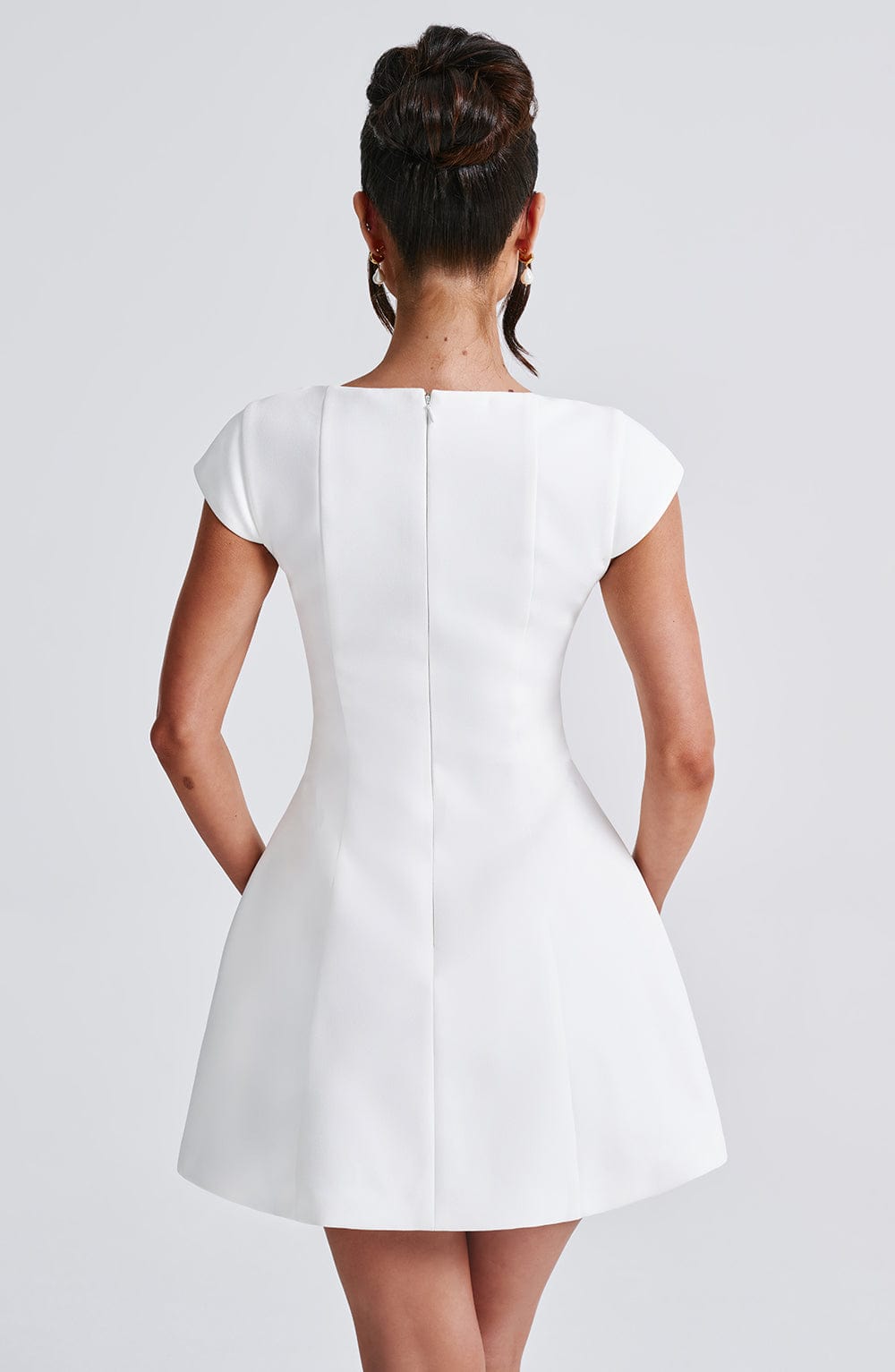Mercy - Elegant Ivory Mini Dress with Flattering Fit