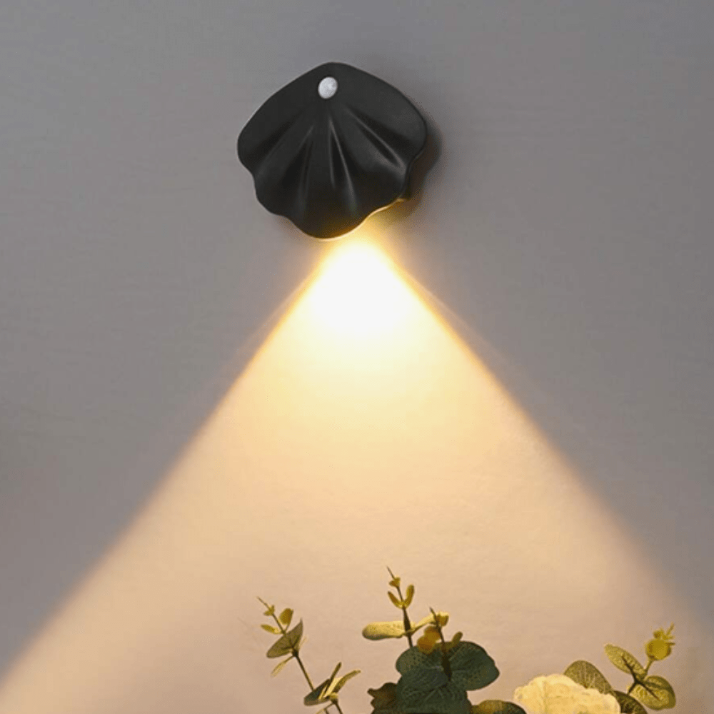 GlowVerve - Elegant Shell Lamp for a Calming Atmosphere