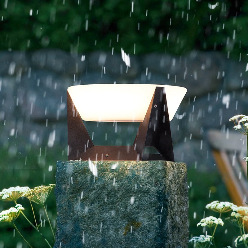 AuraGem - Stylish Solar-Powered Outdoor Lighting for Elegant Spaces