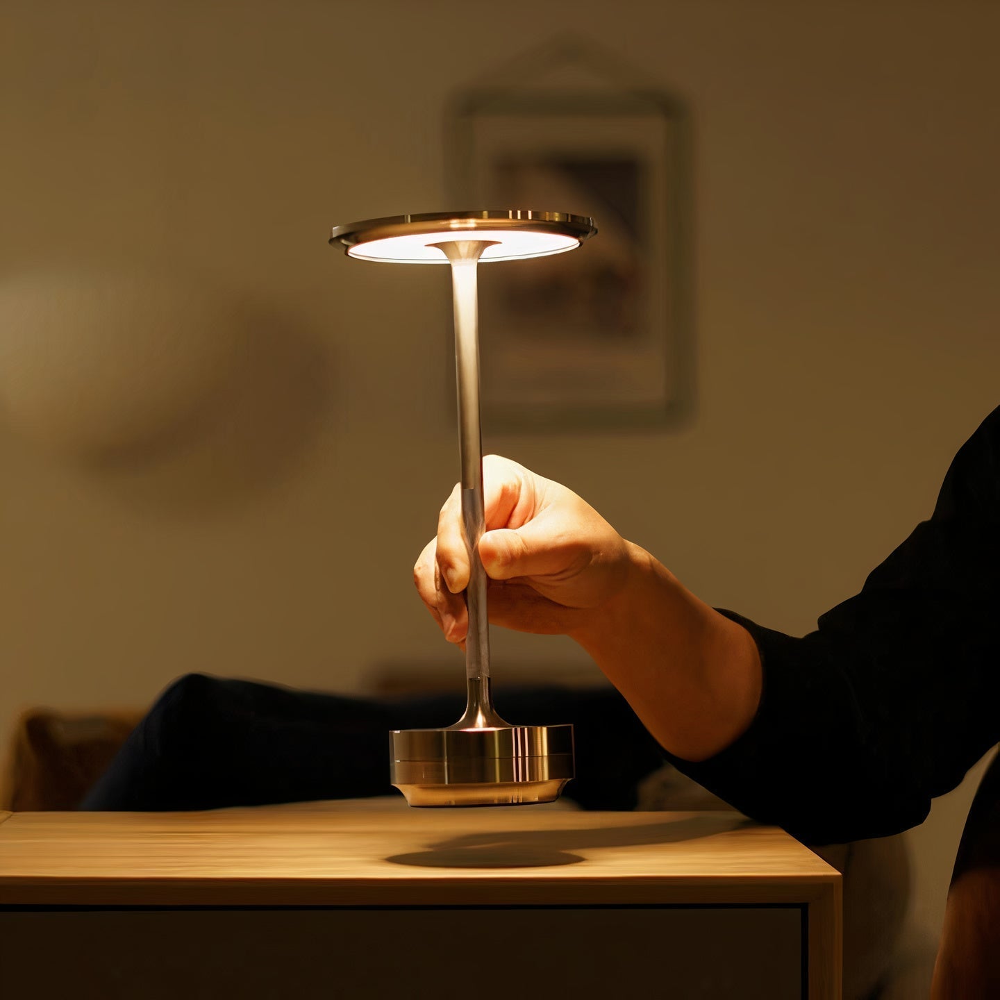 Shinelux- Elegant Minimalist Table Lamp for Modern Home Décor