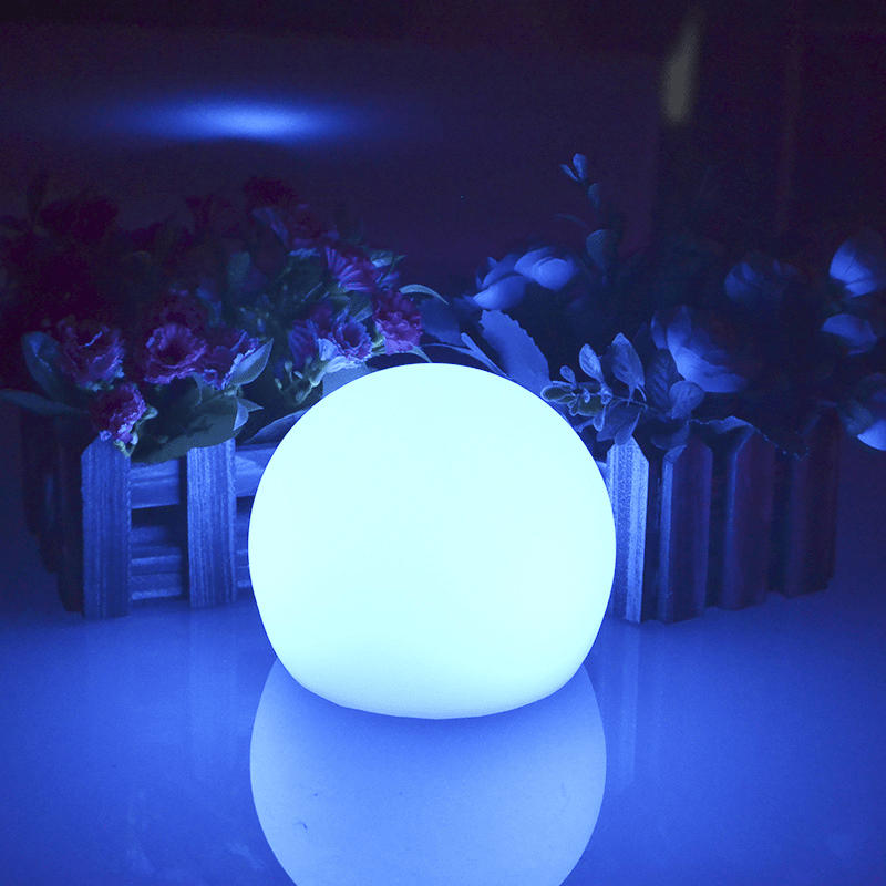 HaloHaven - Elegant Glowshine Orb Outdoor Lamp for Modern Spaces