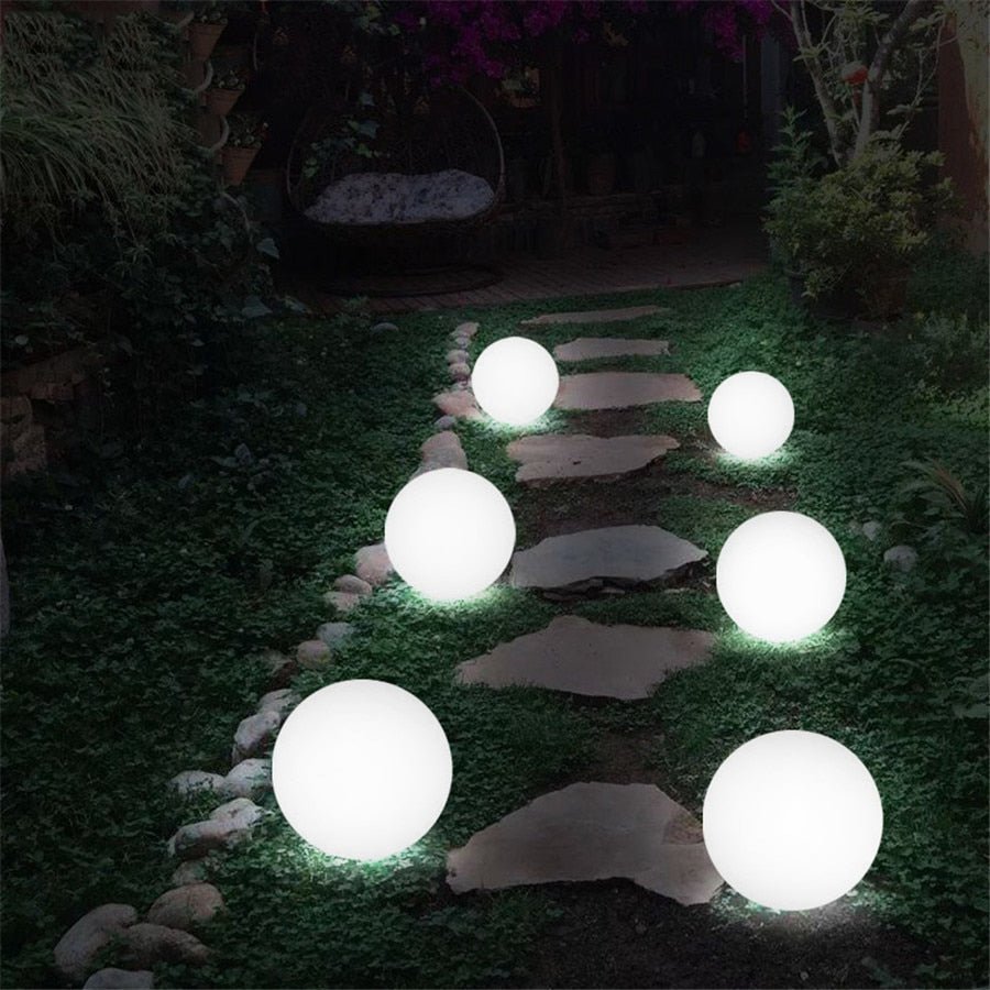 HaloHaven - Elegant Glowshine Orb Outdoor Lamp for Modern Spaces