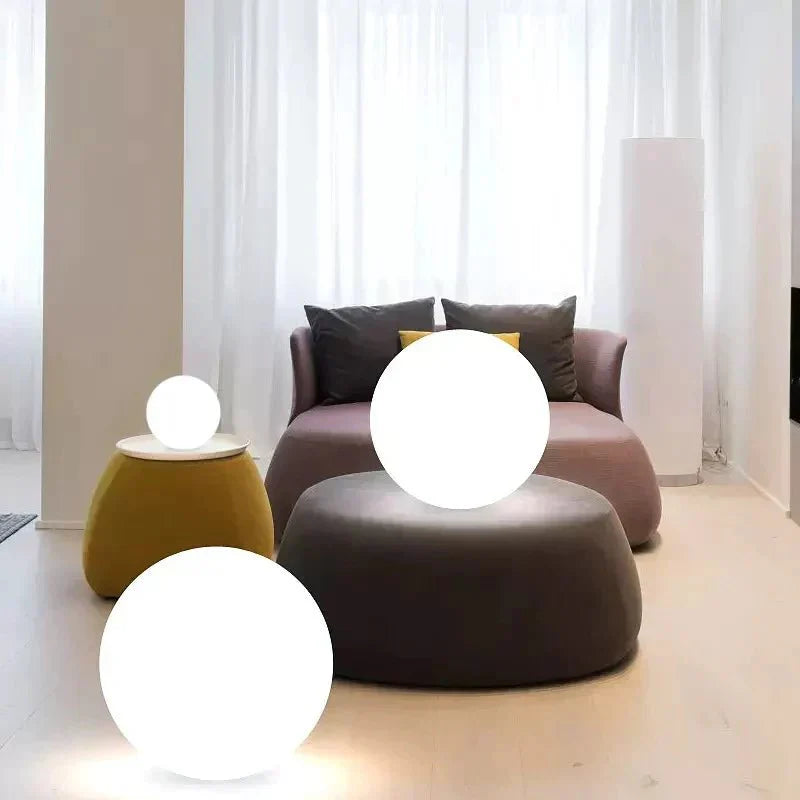 HaloHaven - Elegant Glowshine Orb Outdoor Lamp for Modern Spaces