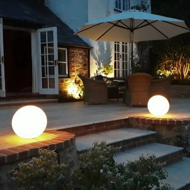 HaloHaven - Elegant Glowshine Orb Outdoor Lamp for Modern Spaces