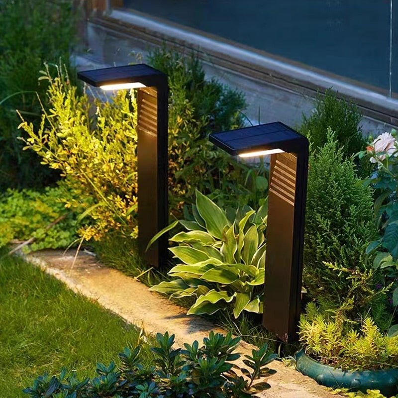 AmberAura - Stylish Outdoor Solar Lamp for Cozy Evenings