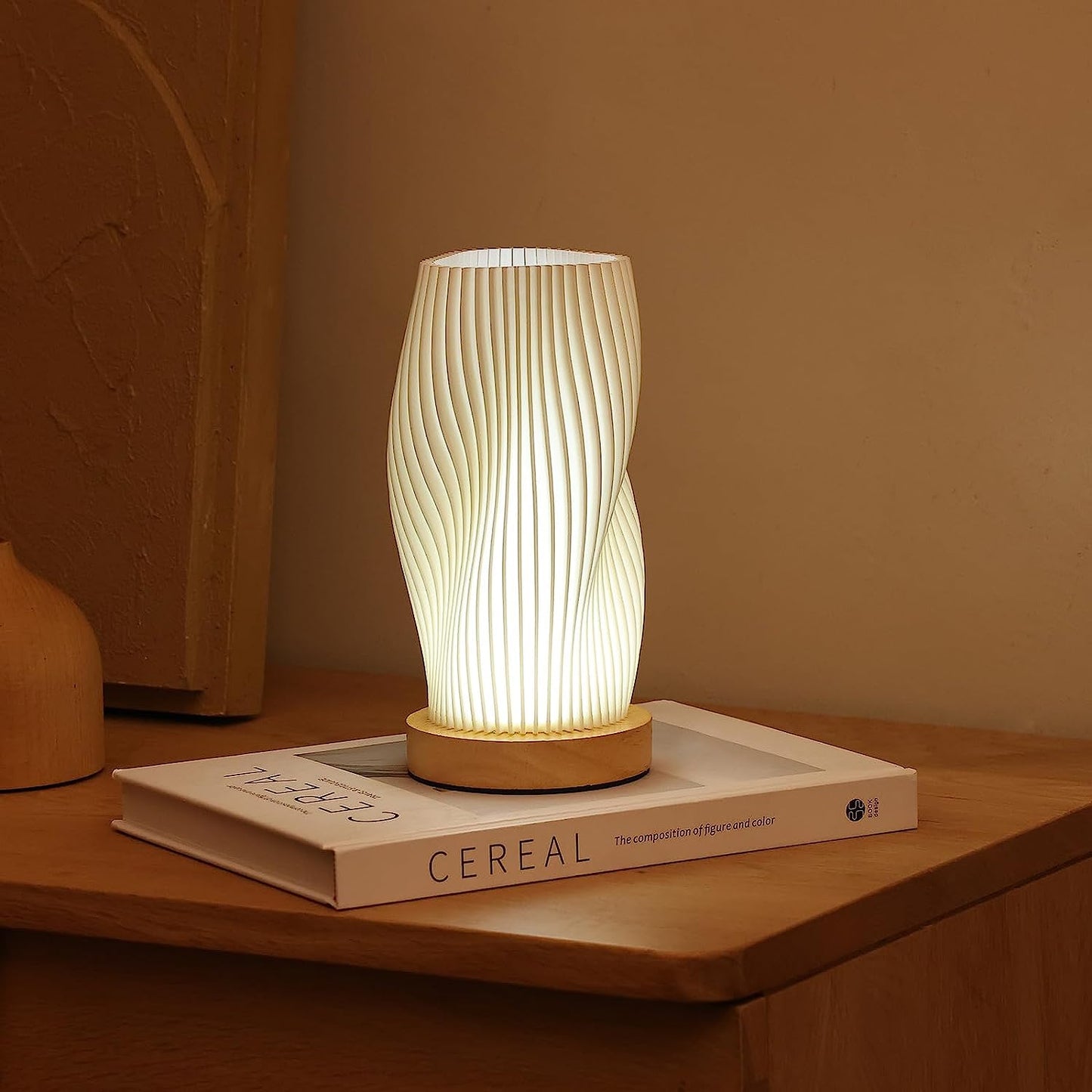 Tilda - Modern Wave-Shaped Table Lamp for Artistic Lighting